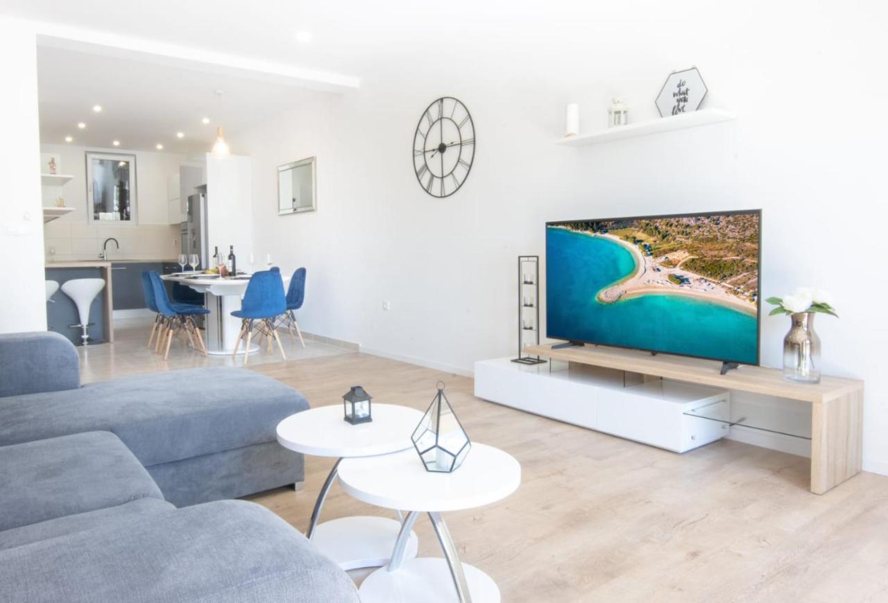 Apartment Cvita Free Beach Parking Makarska Bagian luar foto