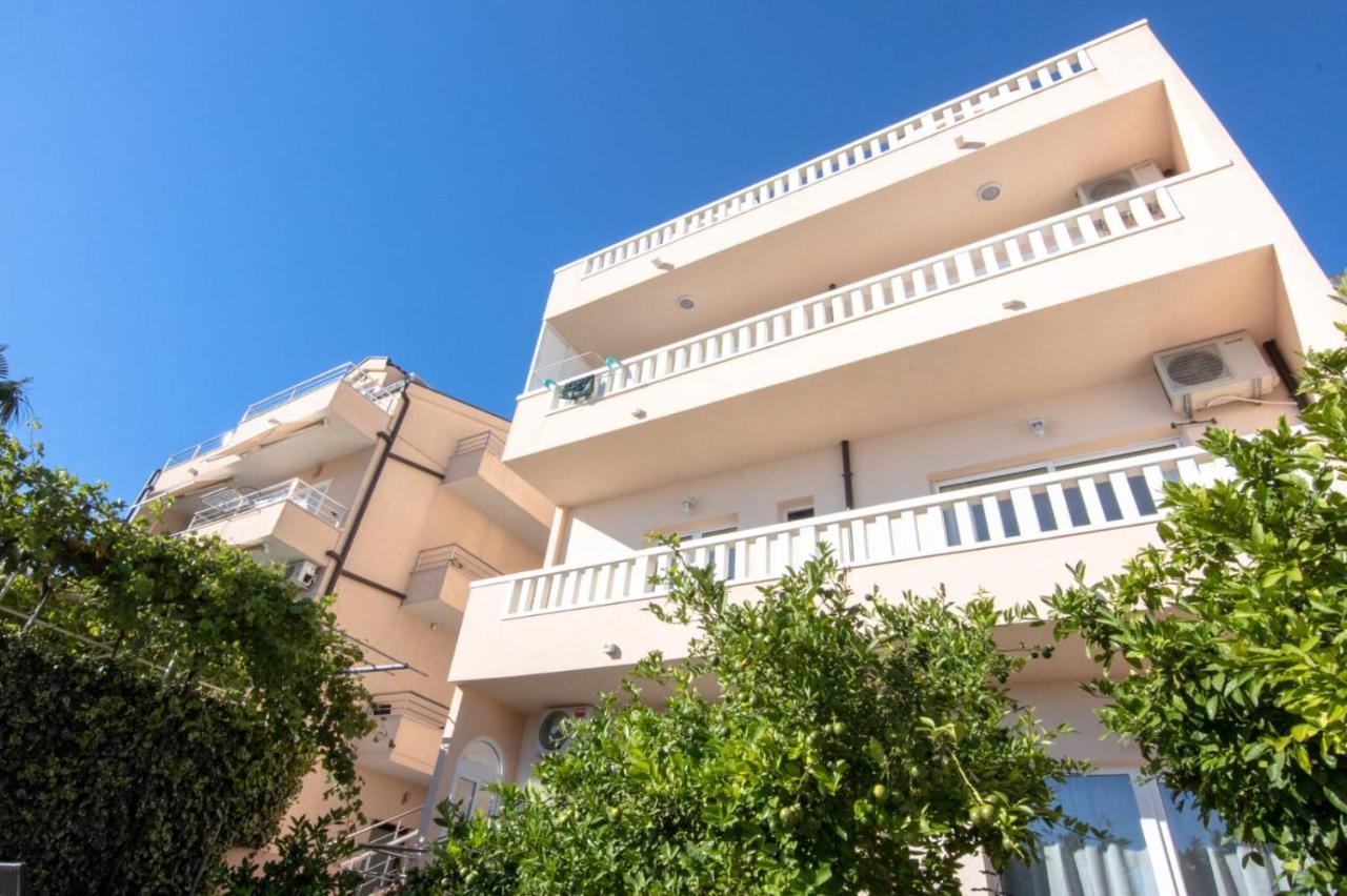 Apartment Cvita Free Beach Parking Makarska Bagian luar foto